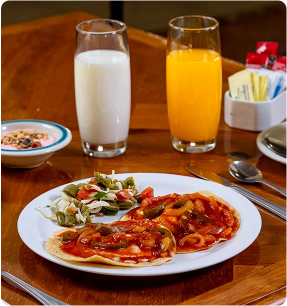 Desayuno buffet en Hotel Los Cedros Chihuahua